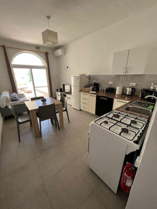 Serenity Sea-View Maisonette 마살폰 외부 사진